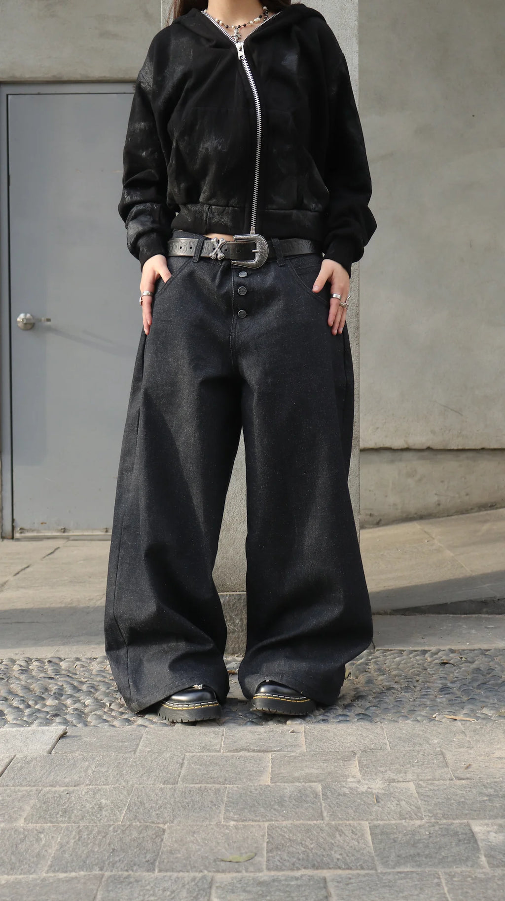 NOIR RAW DENIM STRAFE